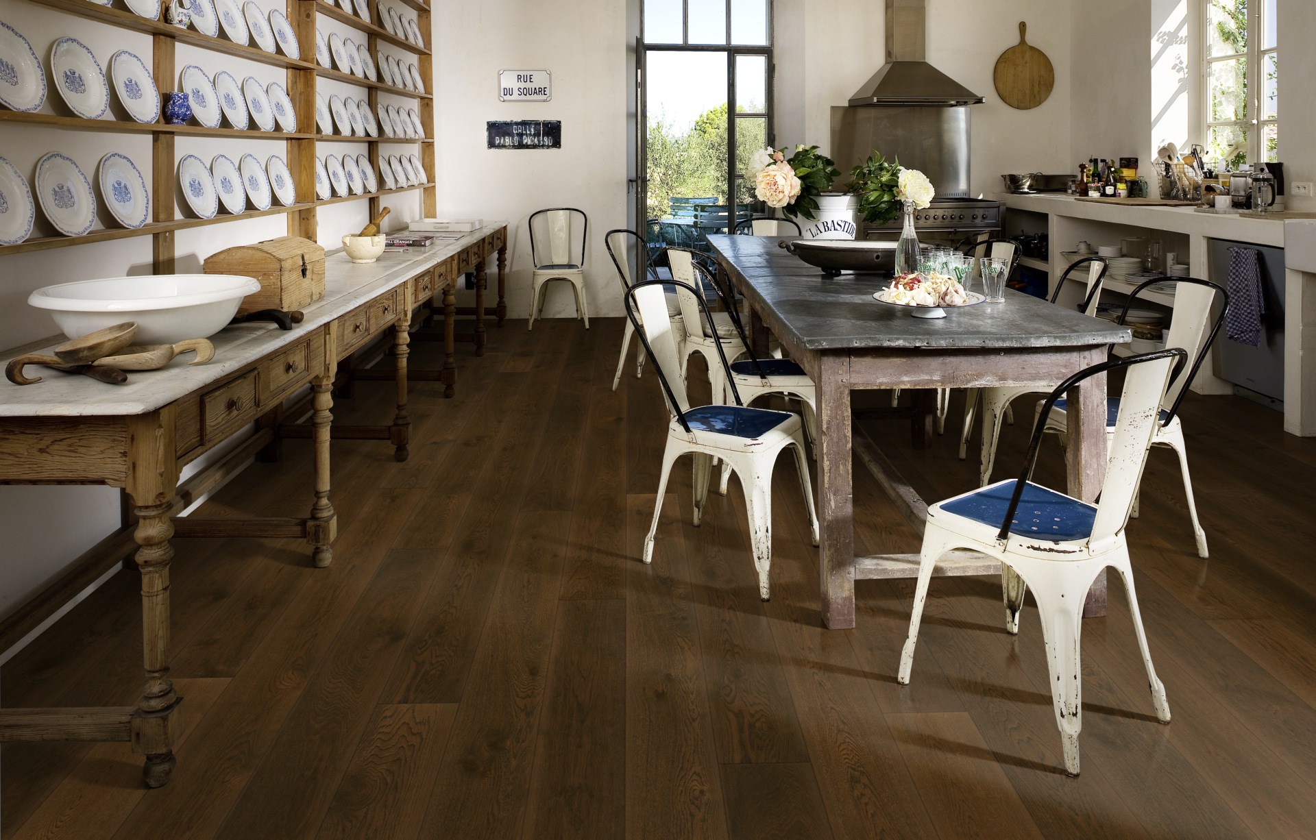 Паркетная доска Kahrs Новая классика Дуб Сепия Nouveau Tawny 151N8AEKA1KW240 Lively 2420×187×15 фото в интерьере